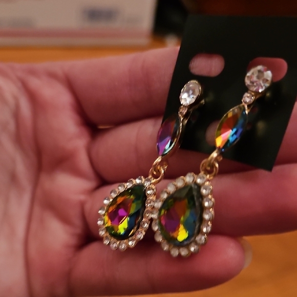 Multicolor Teardrop Earrings Grean, purple pink, Yellow, Gold Backing - Picture 4 of 4